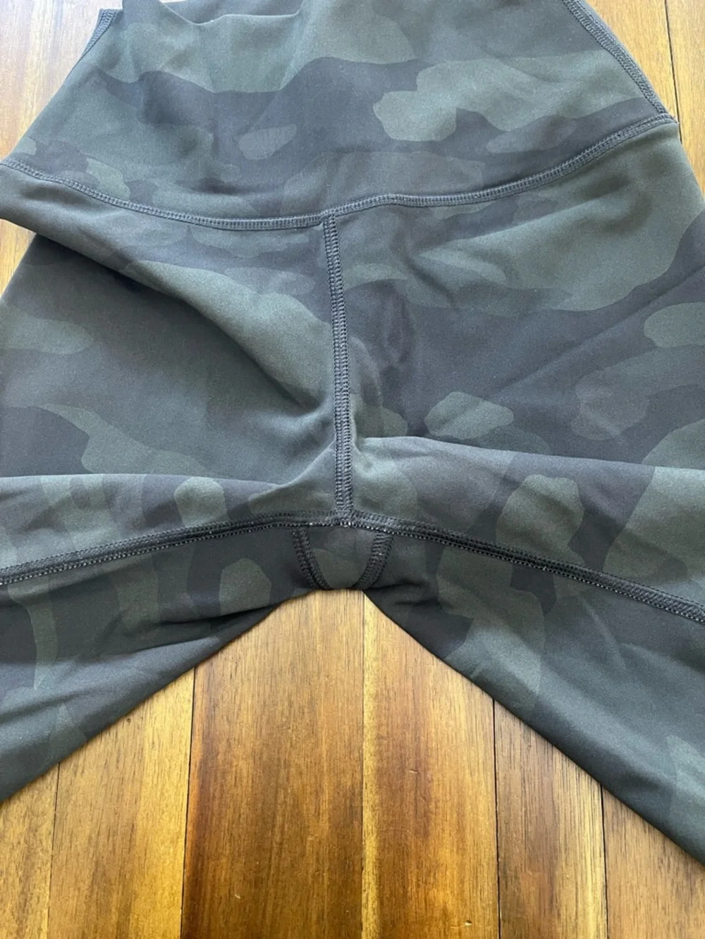Alo High-Waist Camo Biker Shorts